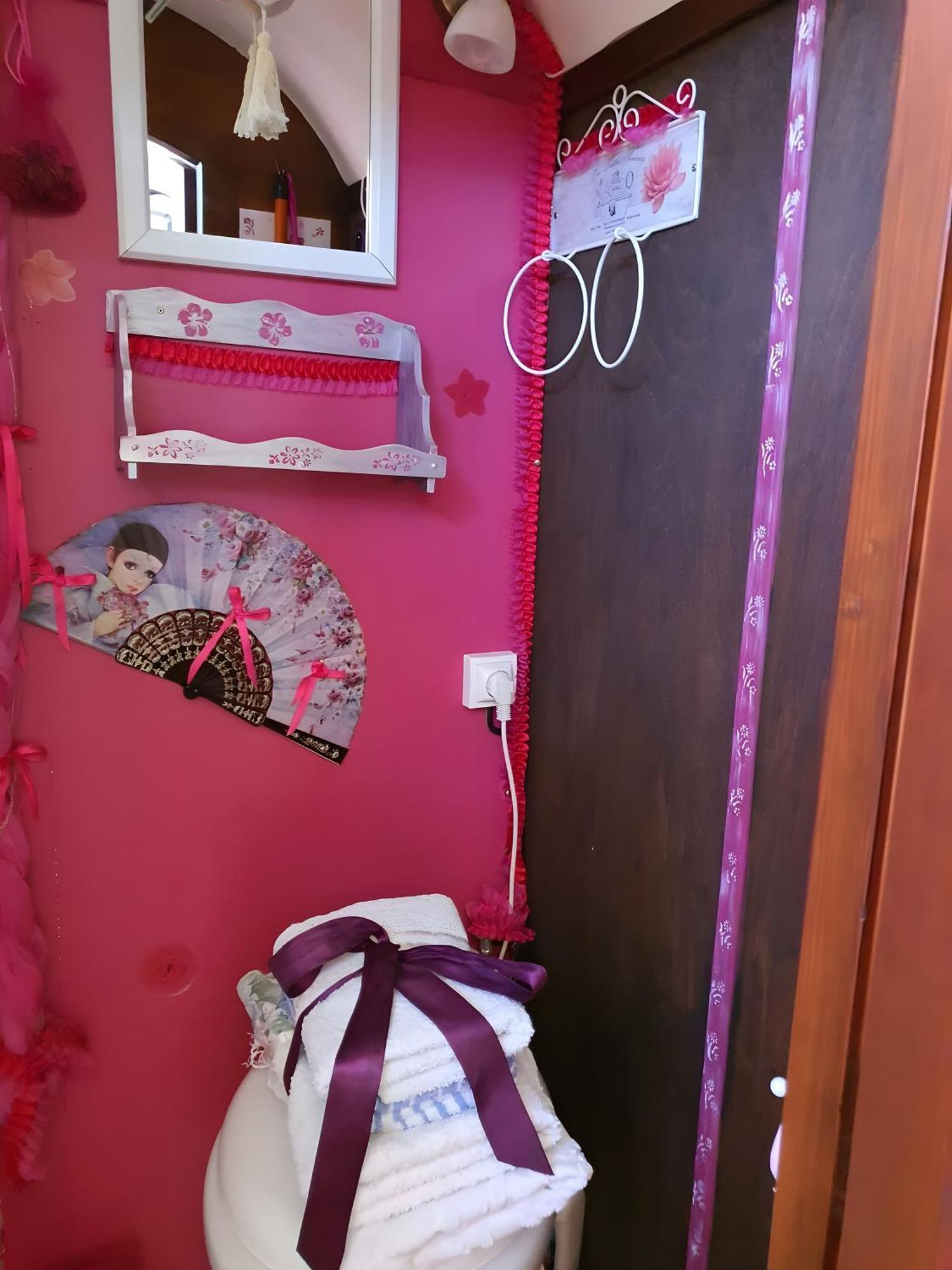 Hotel La Roulotte D'Alany Grayan-et-l'Hopital Zewnętrze zdjęcie
